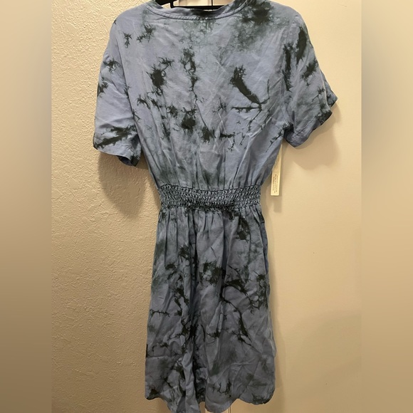 Cloth and Stone for Anthropologie Short Sleeve V Neck Belted Shirt Dress Tie Dye - Picture 2 of 4